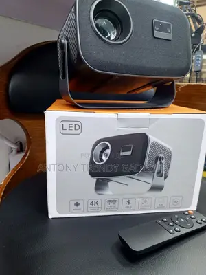 Android Projector 1080P With Support Auto Keystone