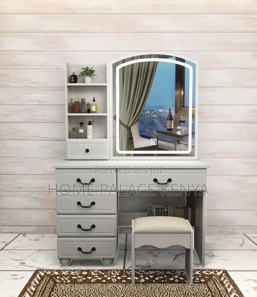 Vanity Table: Glossy Lacquer Vanity With Illuminated Mirror