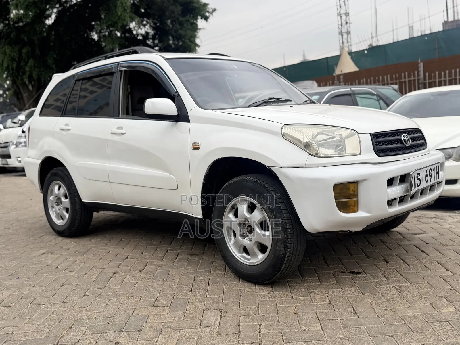 Toyota RAV4 2002 White