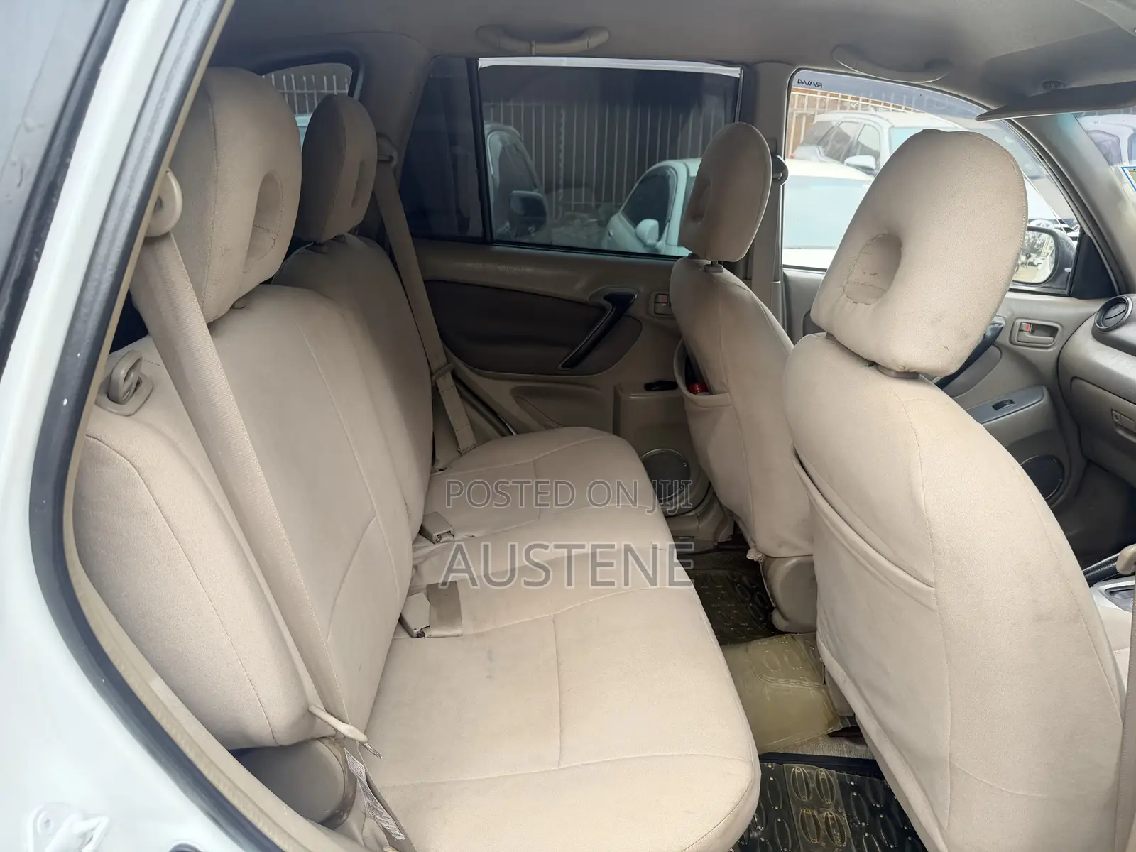 Toyota RAV4 2002 White