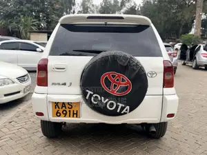 Toyota RAV4 2002 White