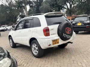 Toyota RAV4 2002 White