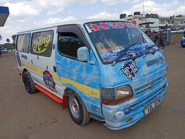 Toyota HiAce 2003 White - thumbnail 4