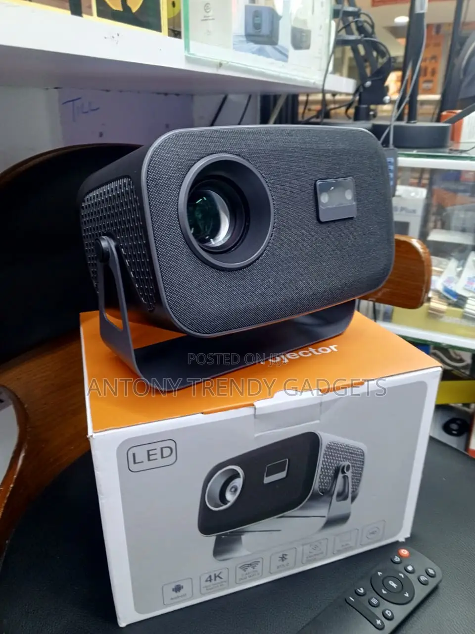 Smart WiFi Projector Support With 360° Rotating Stand