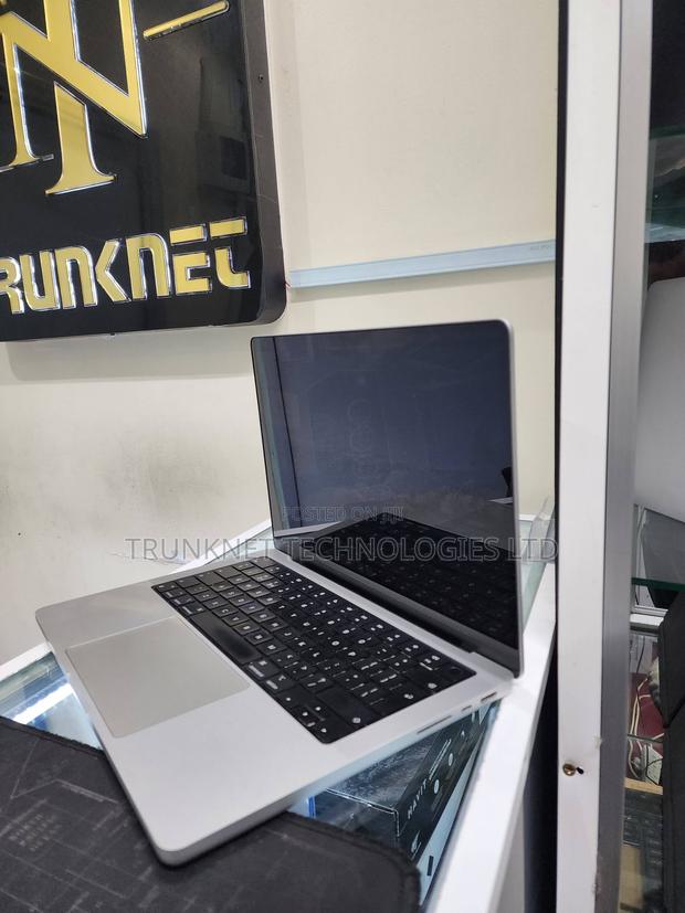 Laptop Apple MacBook Pro 32GB Apple M1 Pro SSD 512GB - thumbnail 3