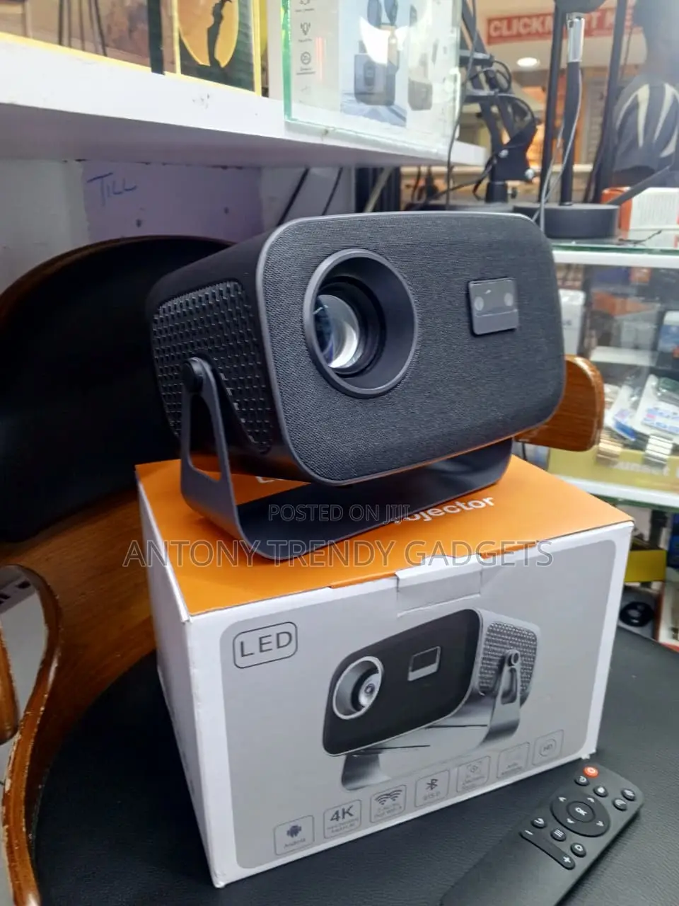 Smart WiFi Projector Support With 360° Rotating Stand