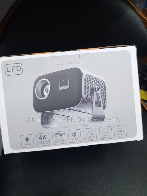 Full HD Smart Projector With Auto Keystone Android OS - thumbnail 2