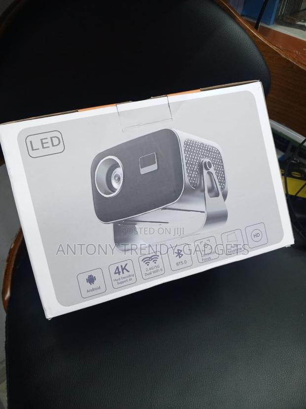 Full HD Smart Projector With Auto Keystone Android OS - thumbnail 3