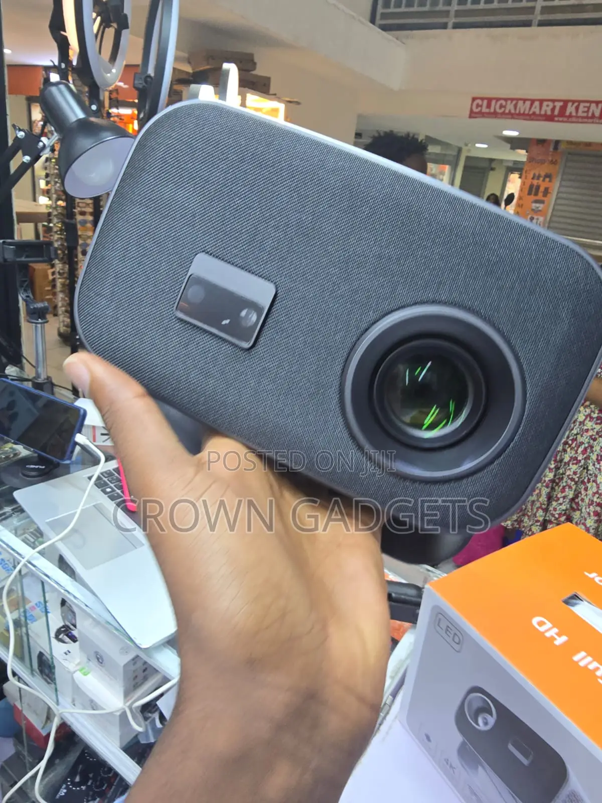 Android 11 HD Smart Projector Support WiFi Bluetooth