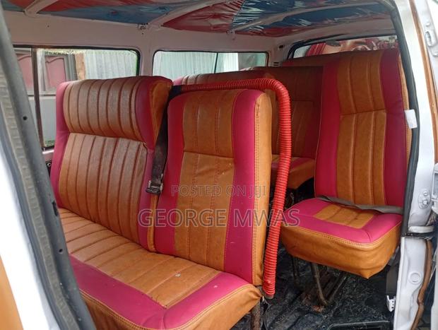 Toyota HiAce 2002 Brown - thumbnail 3