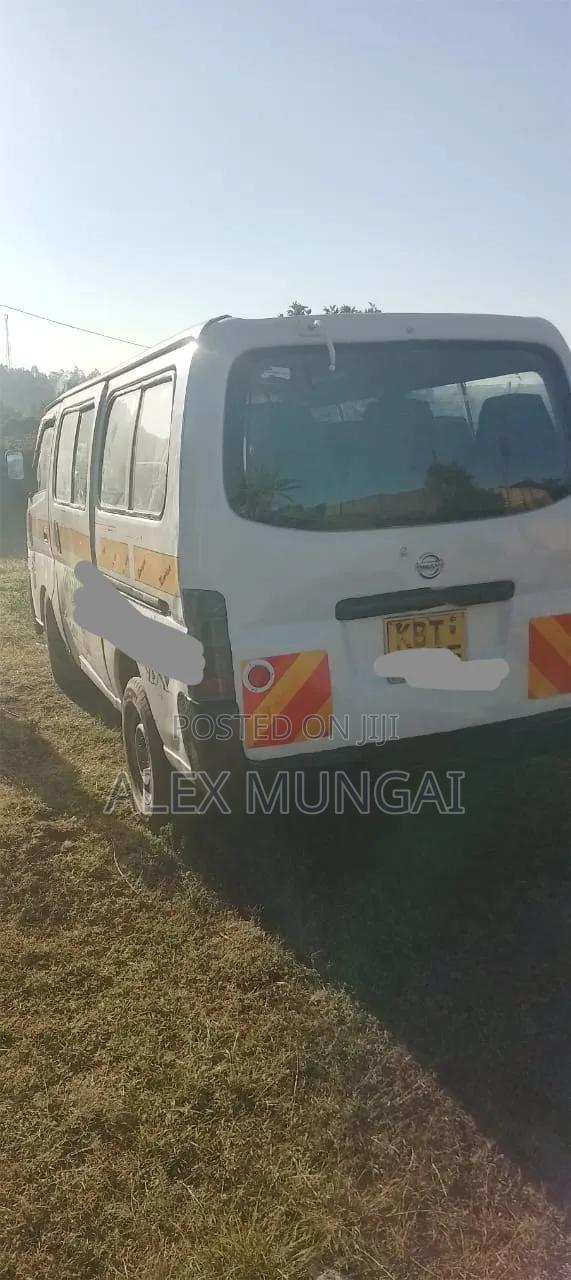 Nissan Caravan (Urvan) 2009 White - thumbnail 2