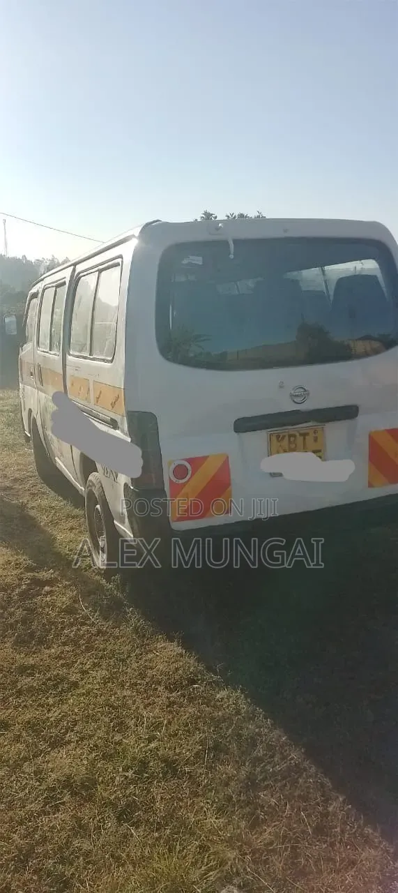 Nissan Caravan (Urvan) 2009 White