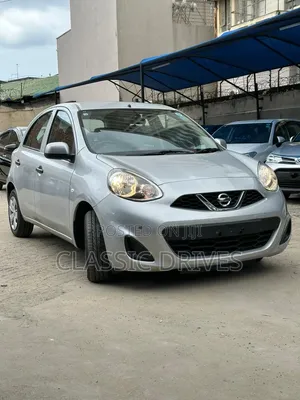 Nissan March 2018 Silver