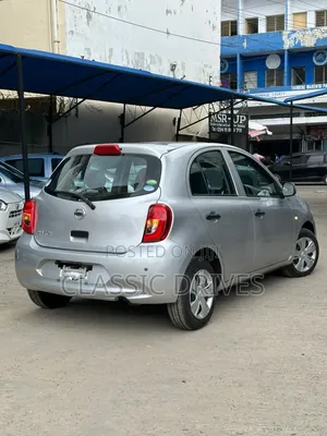 Nissan March 2018 Silver