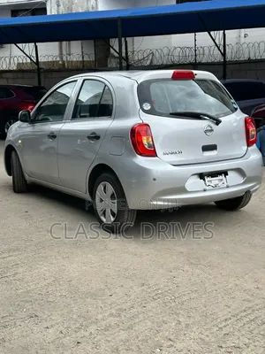 Nissan March 2018 Silver