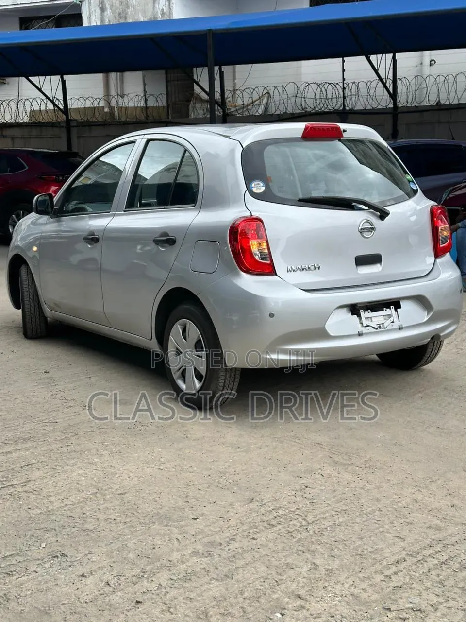 Nissan March 2018 Silver