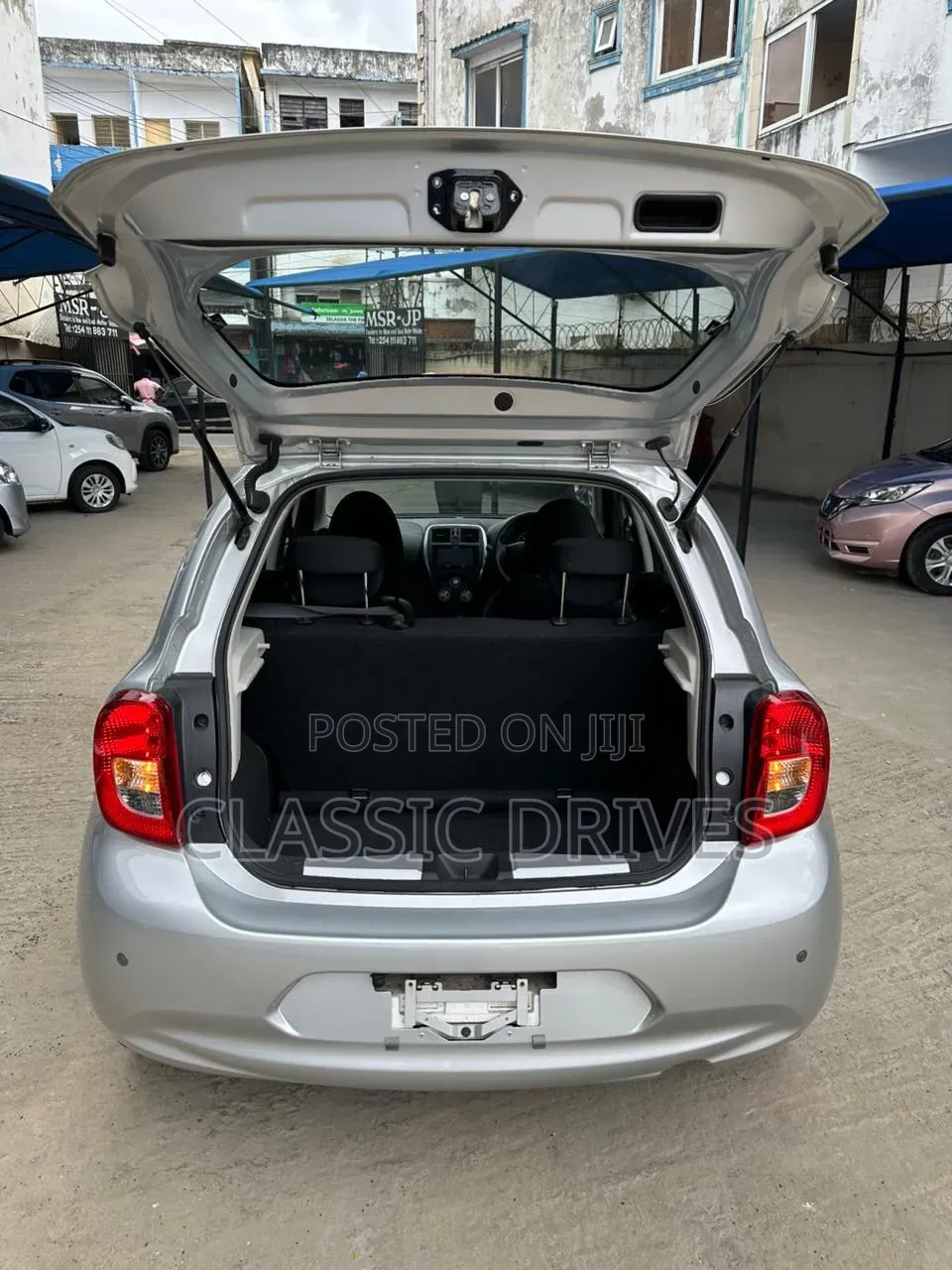 Nissan March 2018 Silver