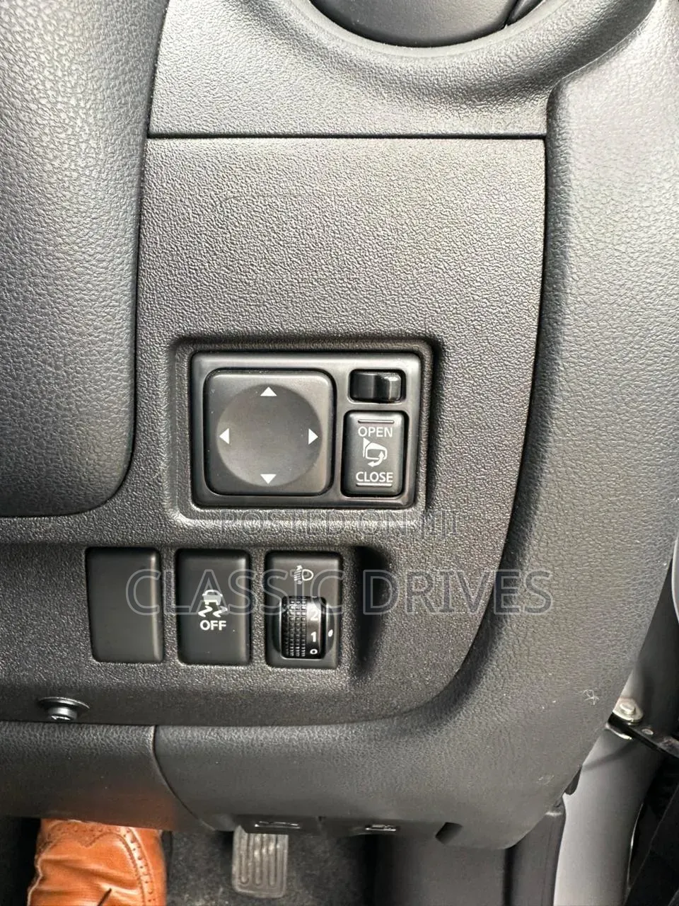 Nissan March 2018 Silver