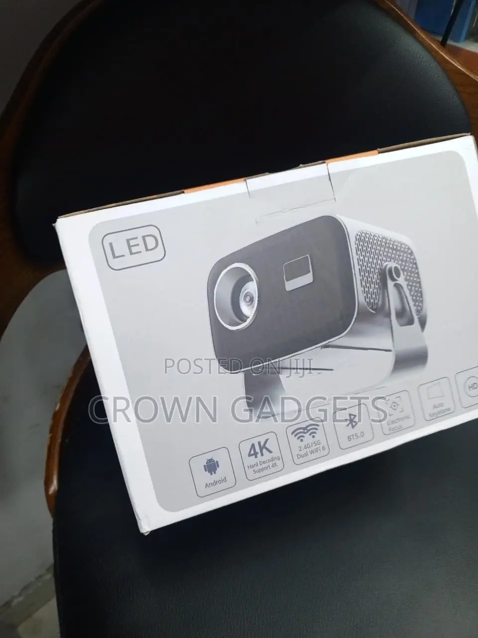 Portable 1080P Android Projector With Auto Keystone Focus