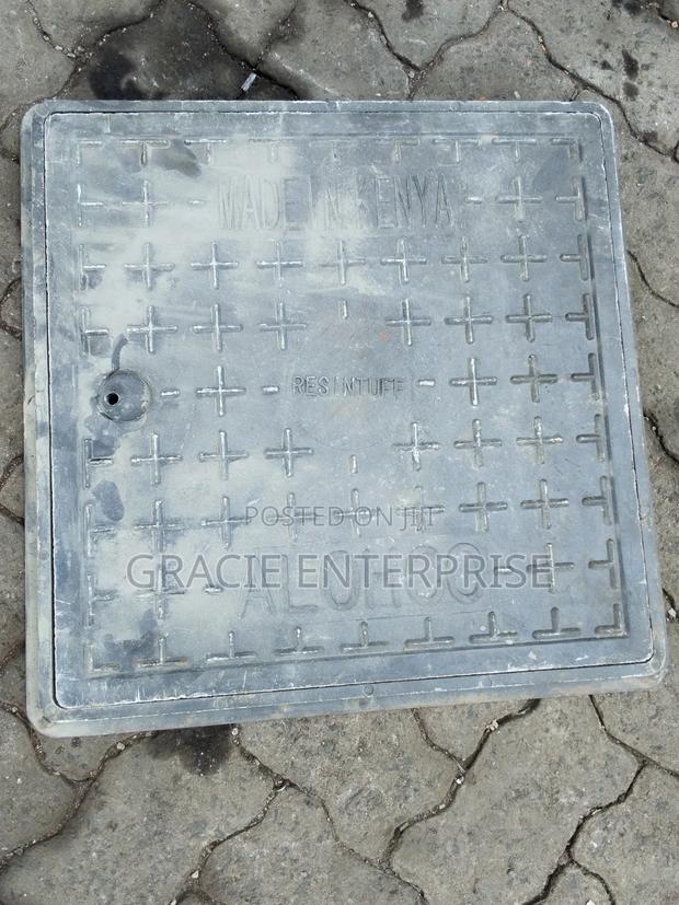 Reinforced Manhole Cover 450 by 450 - thumbnail 2