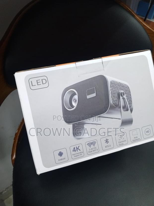Mini Smart Projector With Wireless Casting Bluetooth 5.0