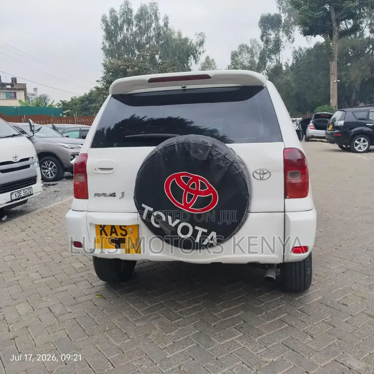 Toyota RAV4 Base AWD 2001 White