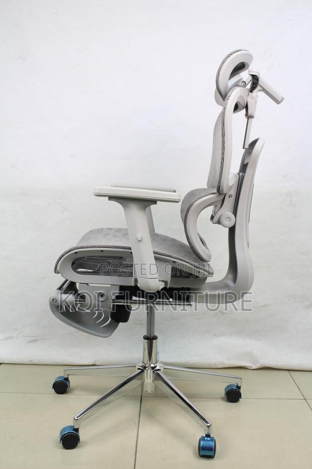 Office Chairs; White Orthopedic Executive Chair With Footrest - thumbnail 5