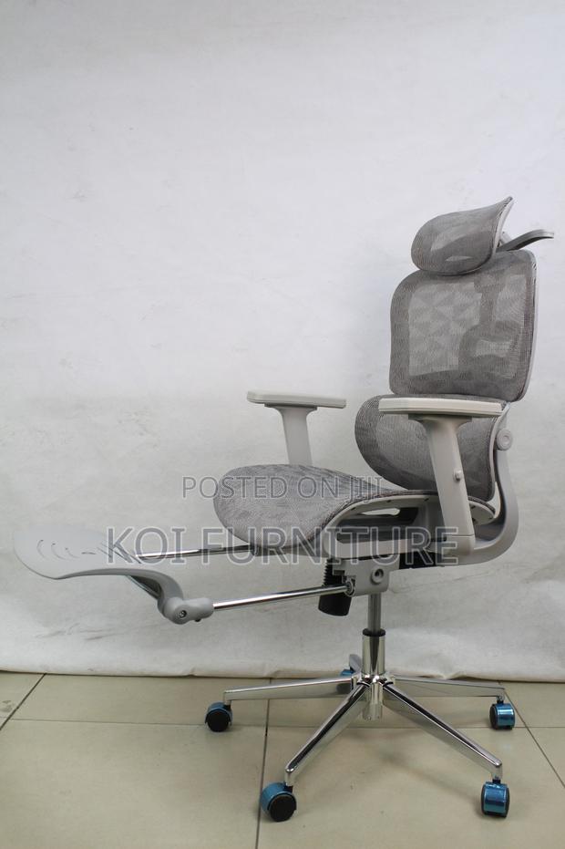 Office Chairs; White Orthopedic Executive Chair With Footrest - thumbnail 7