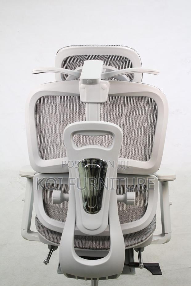 Office Chairs; White Orthopedic Executive Chair With Footrest - thumbnail 8