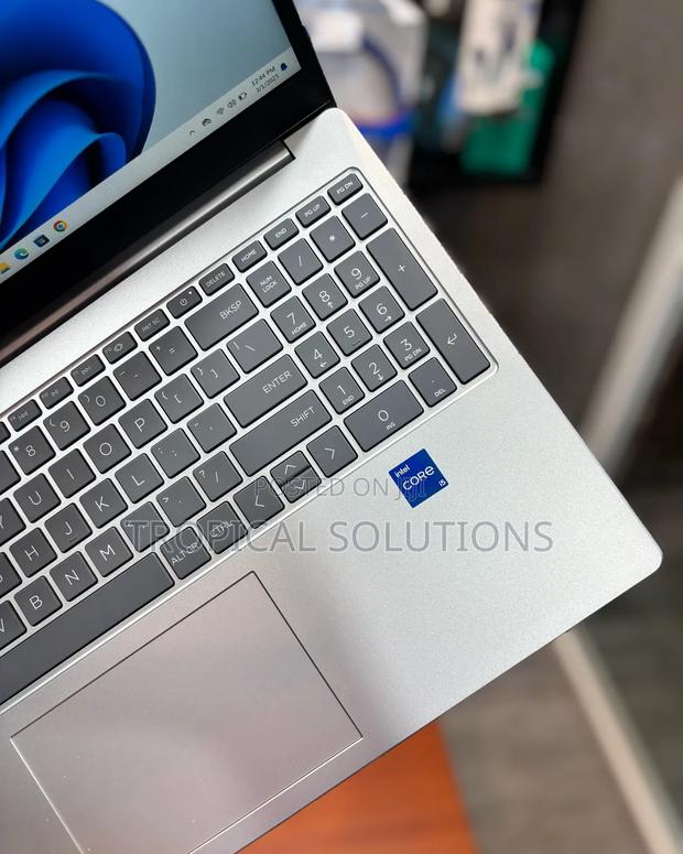 New Laptop HP 8GB Intel Core i5 SSD 512GB