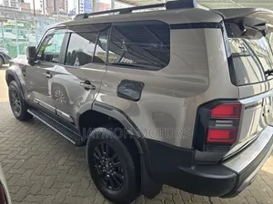 Toyota Land Cruiser Prado 2024 Gold
