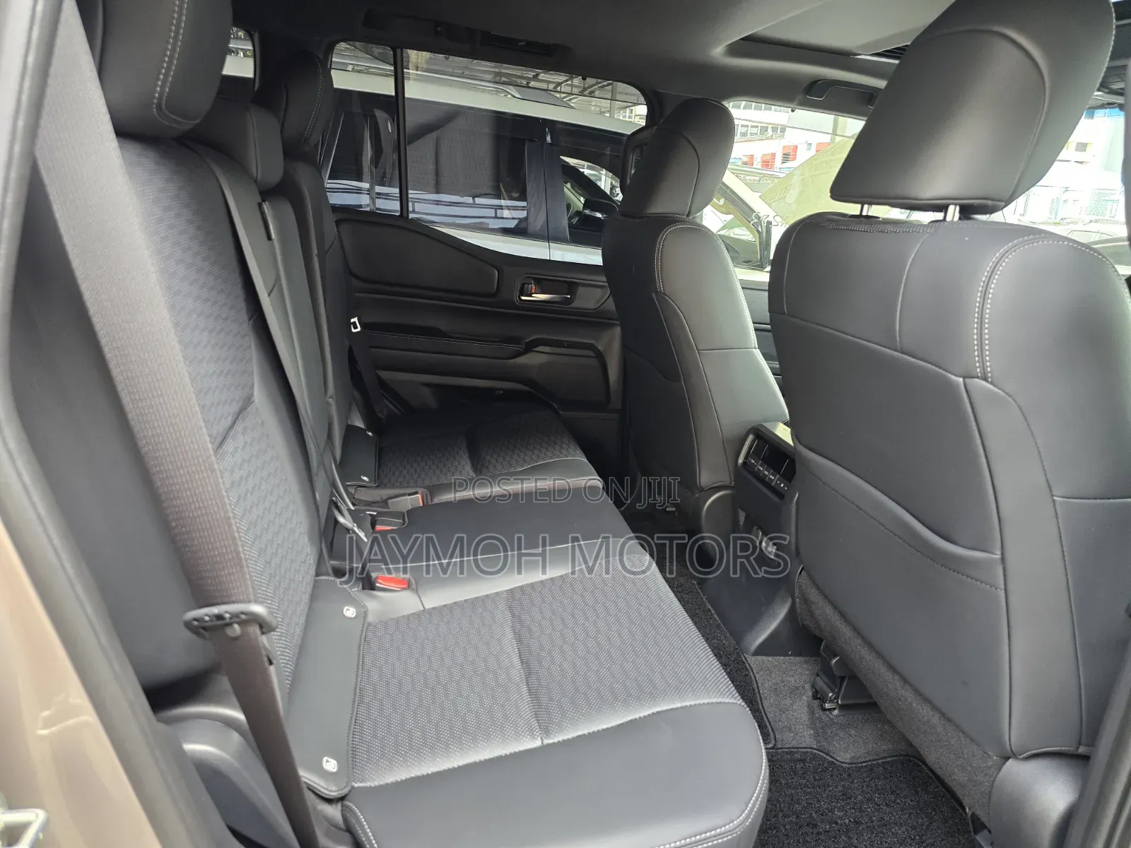 Toyota Land Cruiser Prado 2024 Gold