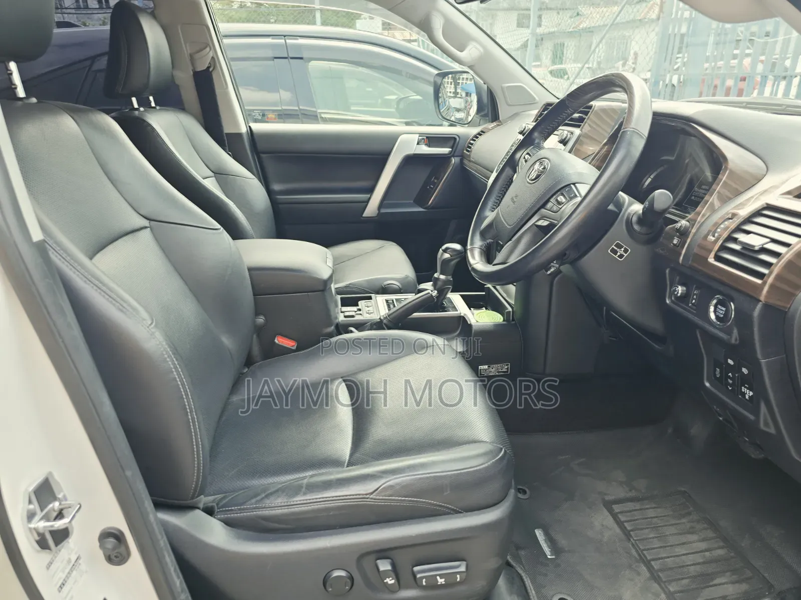 Toyota Land Cruiser Prado 2019 Pearl