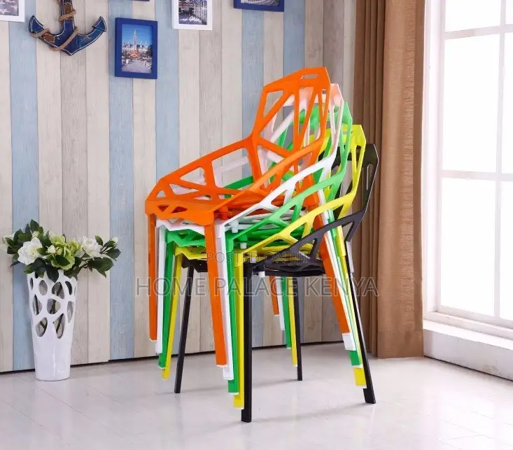 Plastic Chair: Spider Webbed Back PP Chair