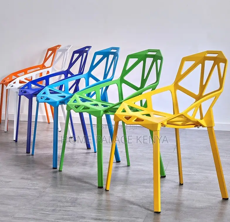 Plastic Chair: Spider Webbed Back PP Chair