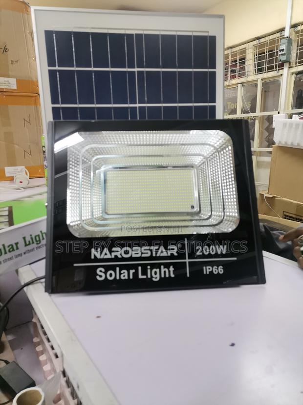 Auto on/Off 200 Watts Remote Control Led Solar Flood Light - thumbnail 2