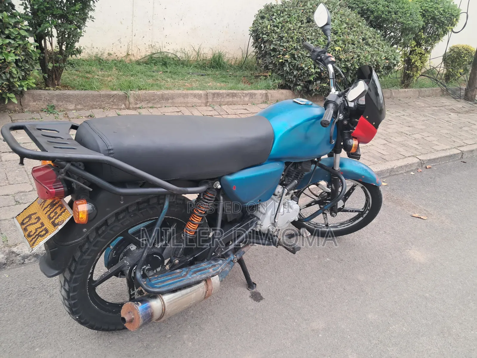 Bajaj Boxer 125 2025 Blue