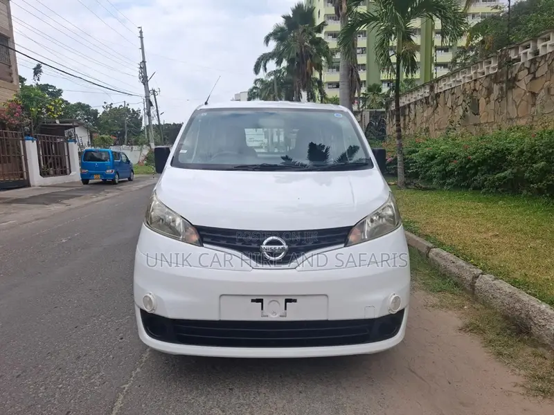 Nissan NV200 2019 White