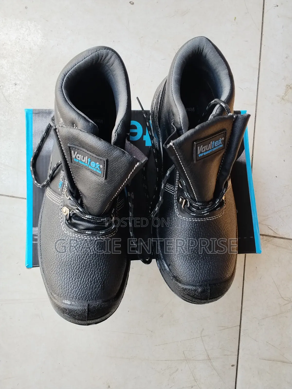 Safety Shoes/ Vaultex Safety Shoes