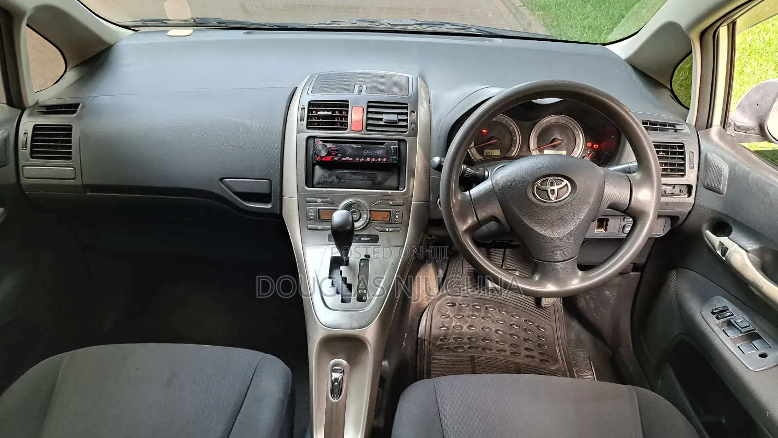 Toyota Auris 2004 Silver