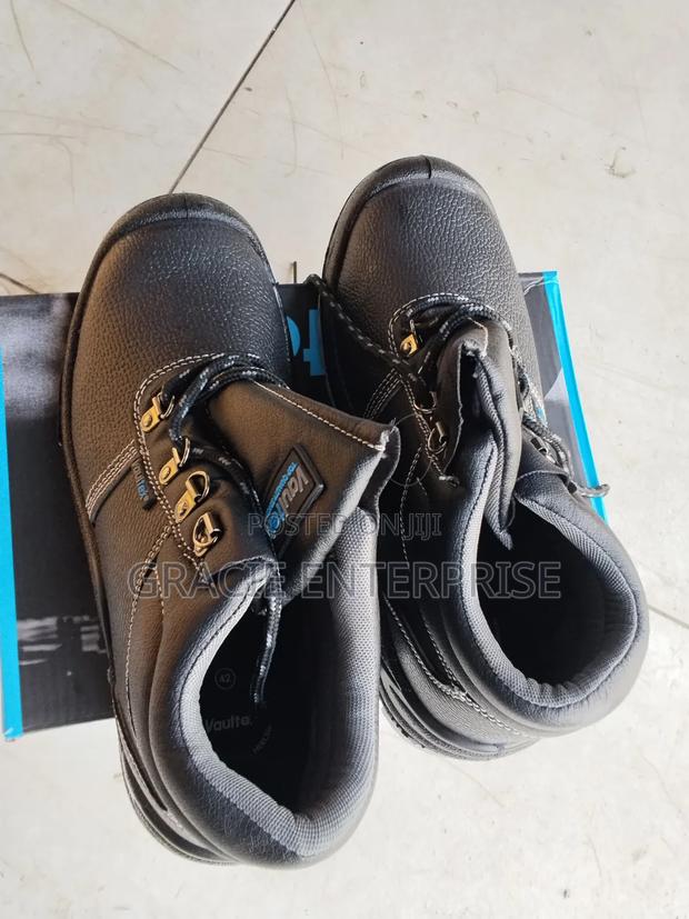 Work Boots/ Safety Shoes