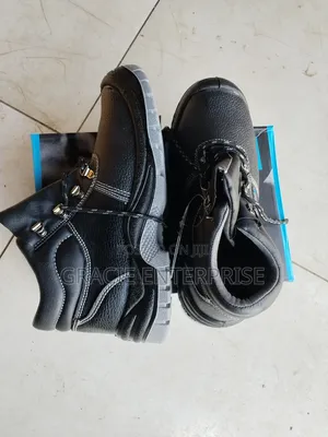 Work Boots/ Safety Shoes