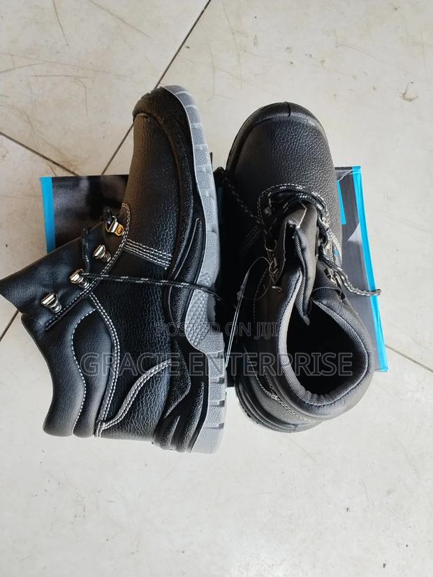 Work Boots/ Safety Shoes - thumbnail 2