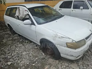 Nissan Wingroad 2001 White