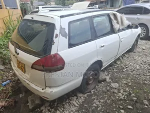 Nissan Wingroad 2001 White