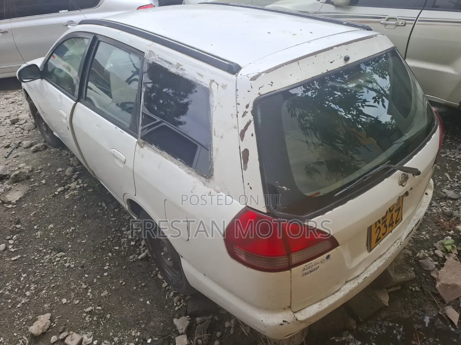 Nissan Wingroad 2001 White