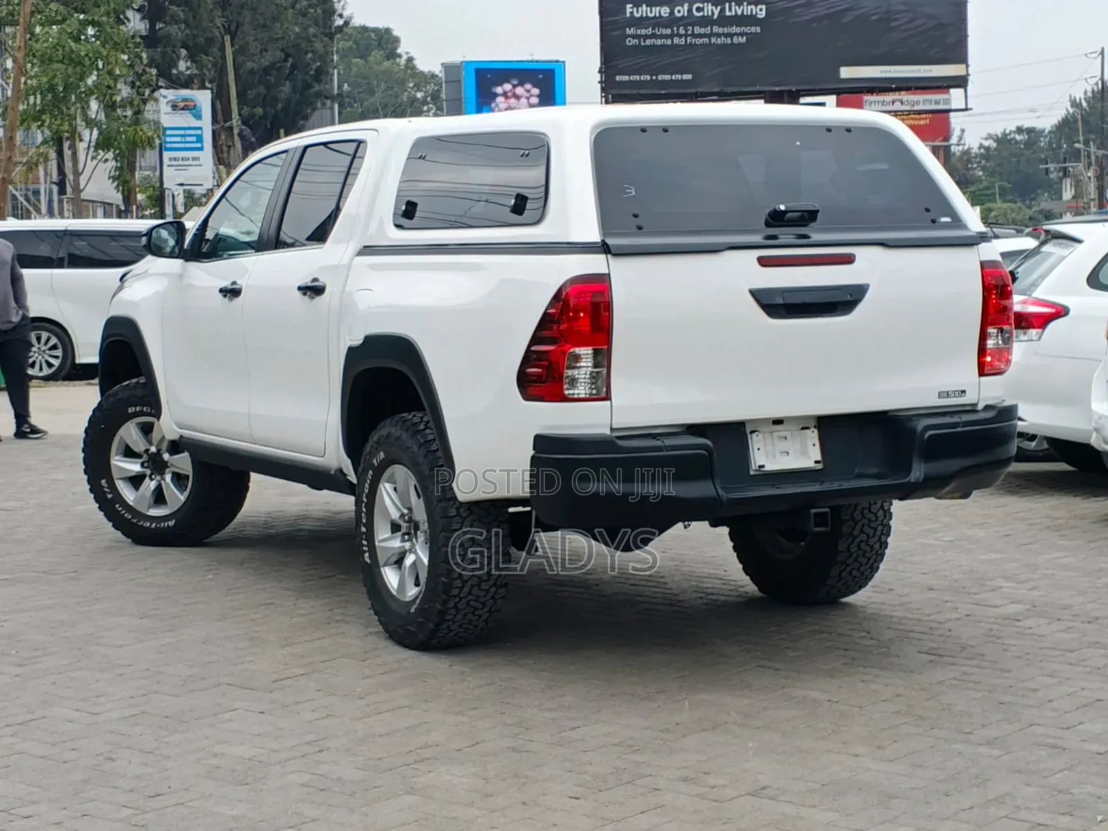 Toyota Hilux 2019 White