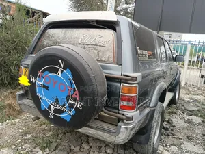 Toyota Hilux Surf 2005