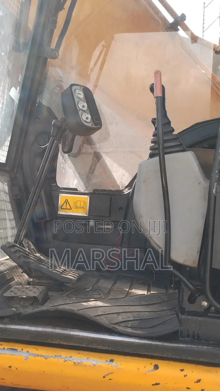 JCB Js205LC Excavator 2