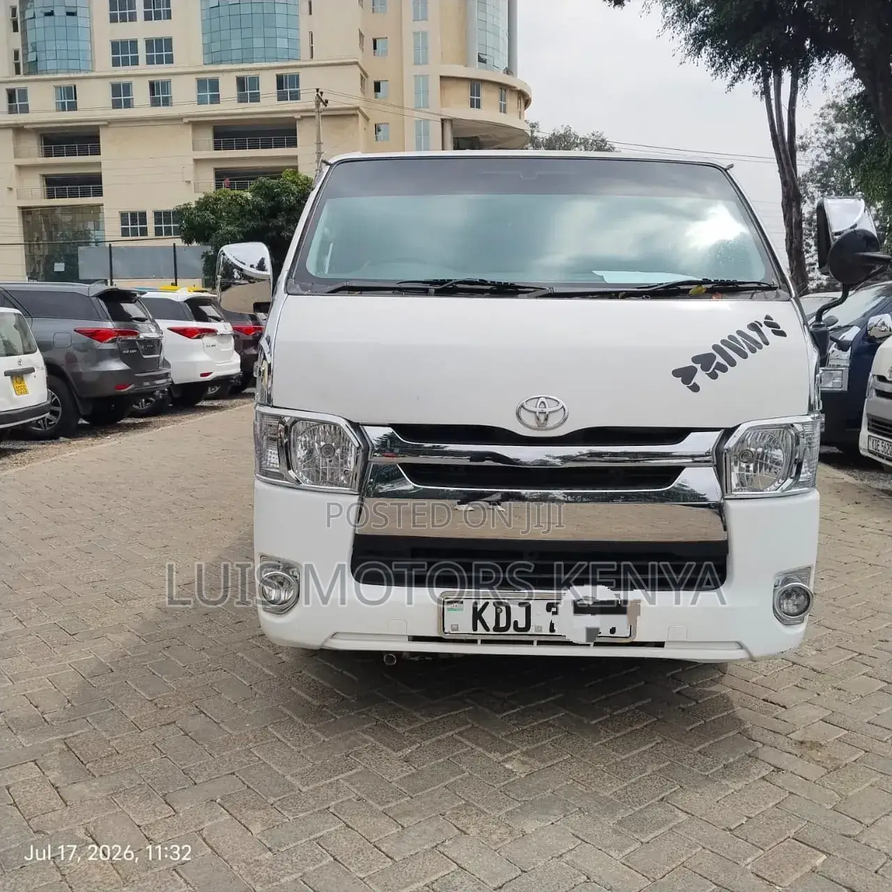 Toyota HiAce 2016 White